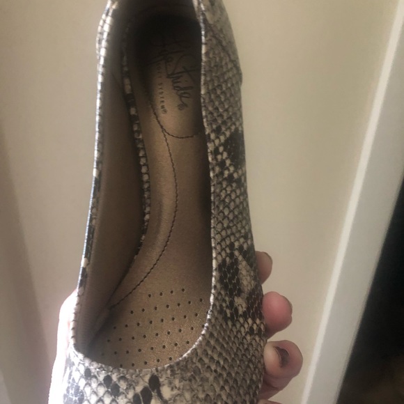 COPY - LifeStride heels - Picture 4 of 4